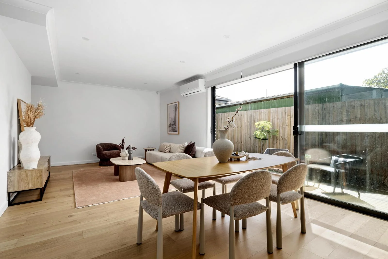 Additional image 4 of 2/30 Oriel Road, Ivanhoe VIC 3079