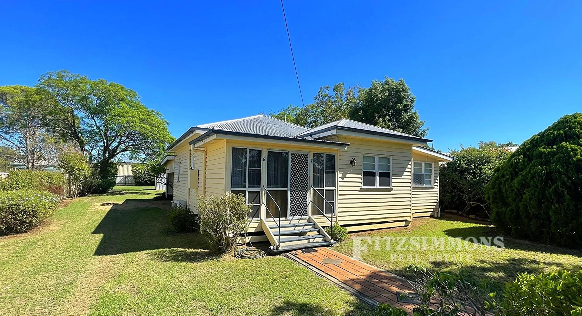 8 Pratten Street, Dalby QLD 4405