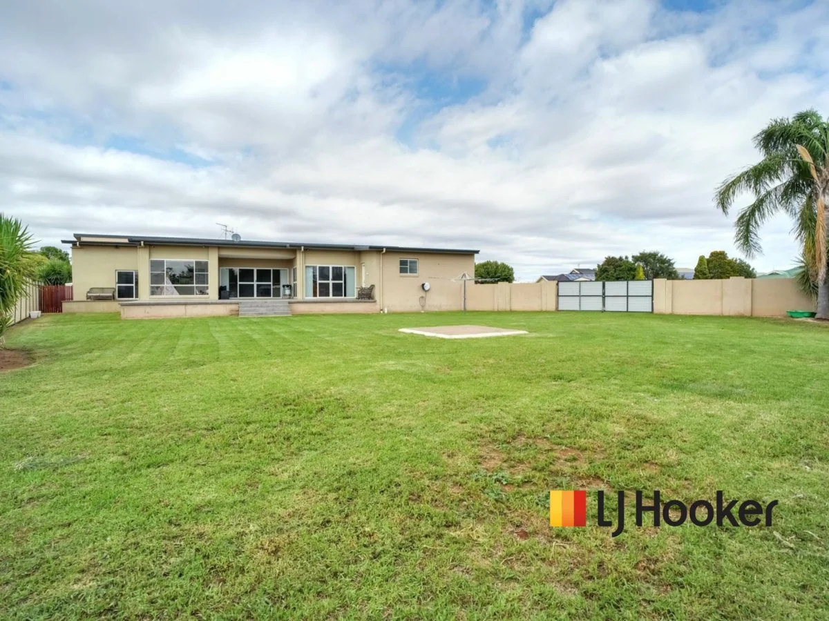 Additional image 25 of 108 Maple Cresent, Narromine NSW 2821