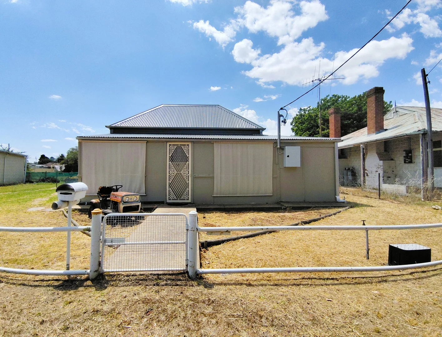 14 Bogalong Street, Grenfell NSW 2810