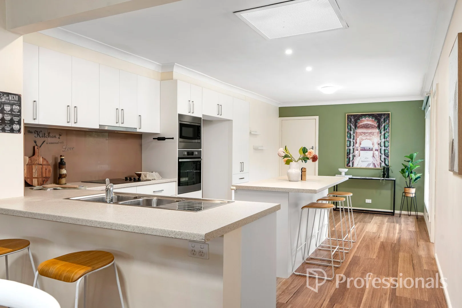 9 Ireland Avenue, Wantirna South VIC 3152