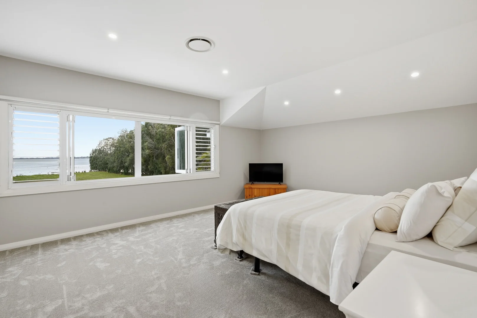 Additional image 8 of 341 Lakedge Avenue, Berkeley Vale NSW 2261