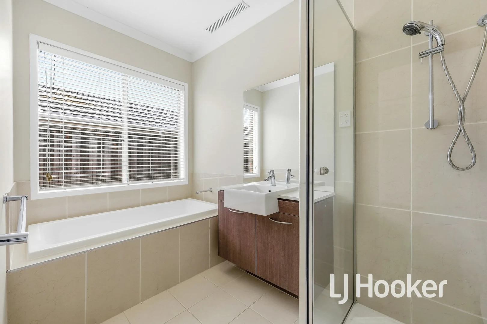 Additional image 16 of 33 Bohemia Crescent, Pakenham VIC 3810