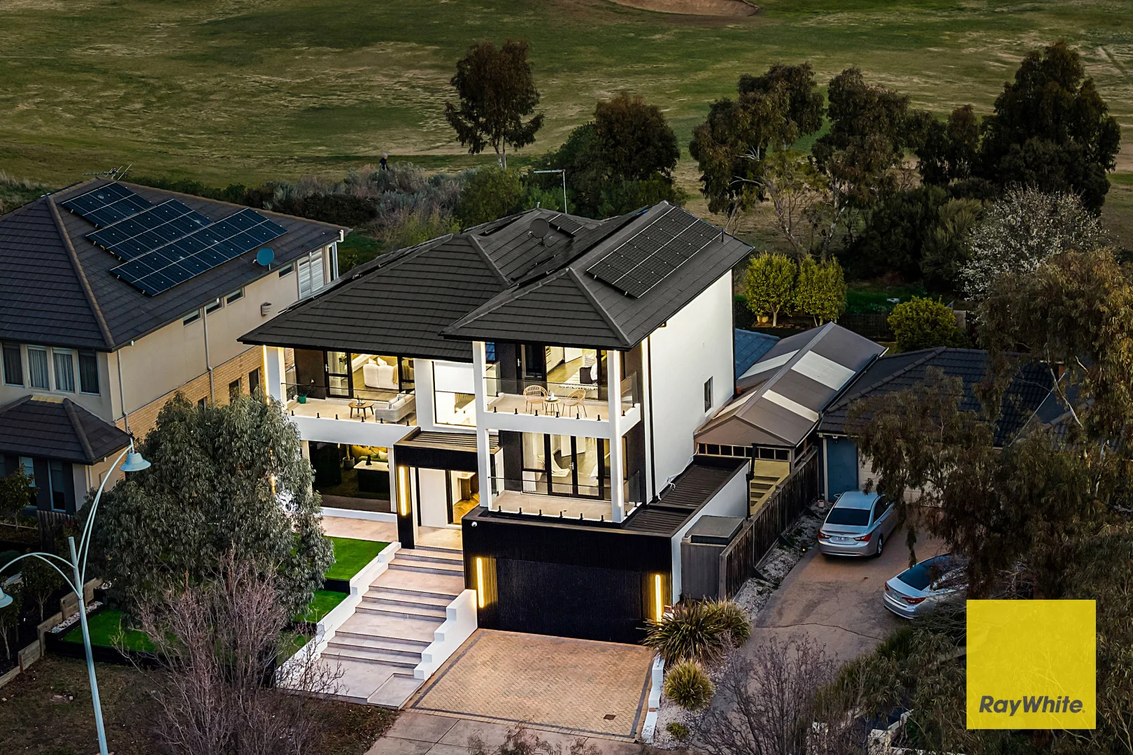 Additional image 2 of 33 Tournament Drive, Sanctuary Lakes VIC 3030