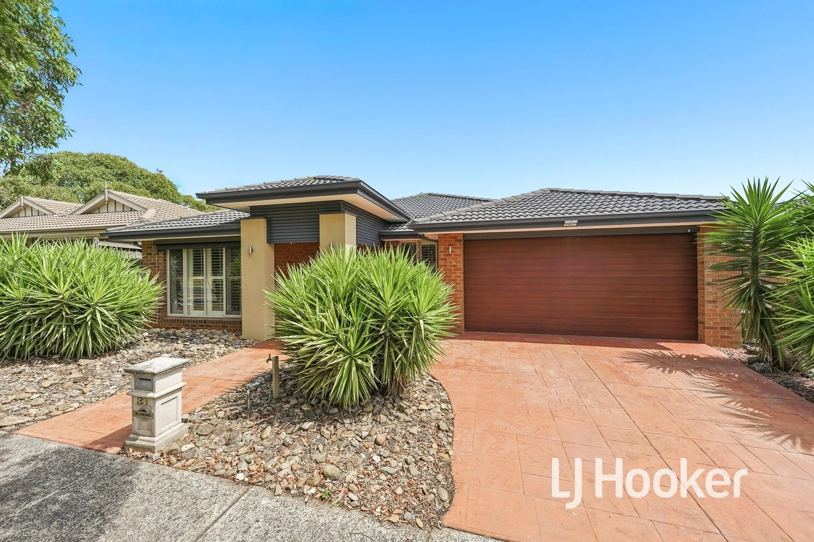 33 Bohemia Crescent, Pakenham VIC 3810