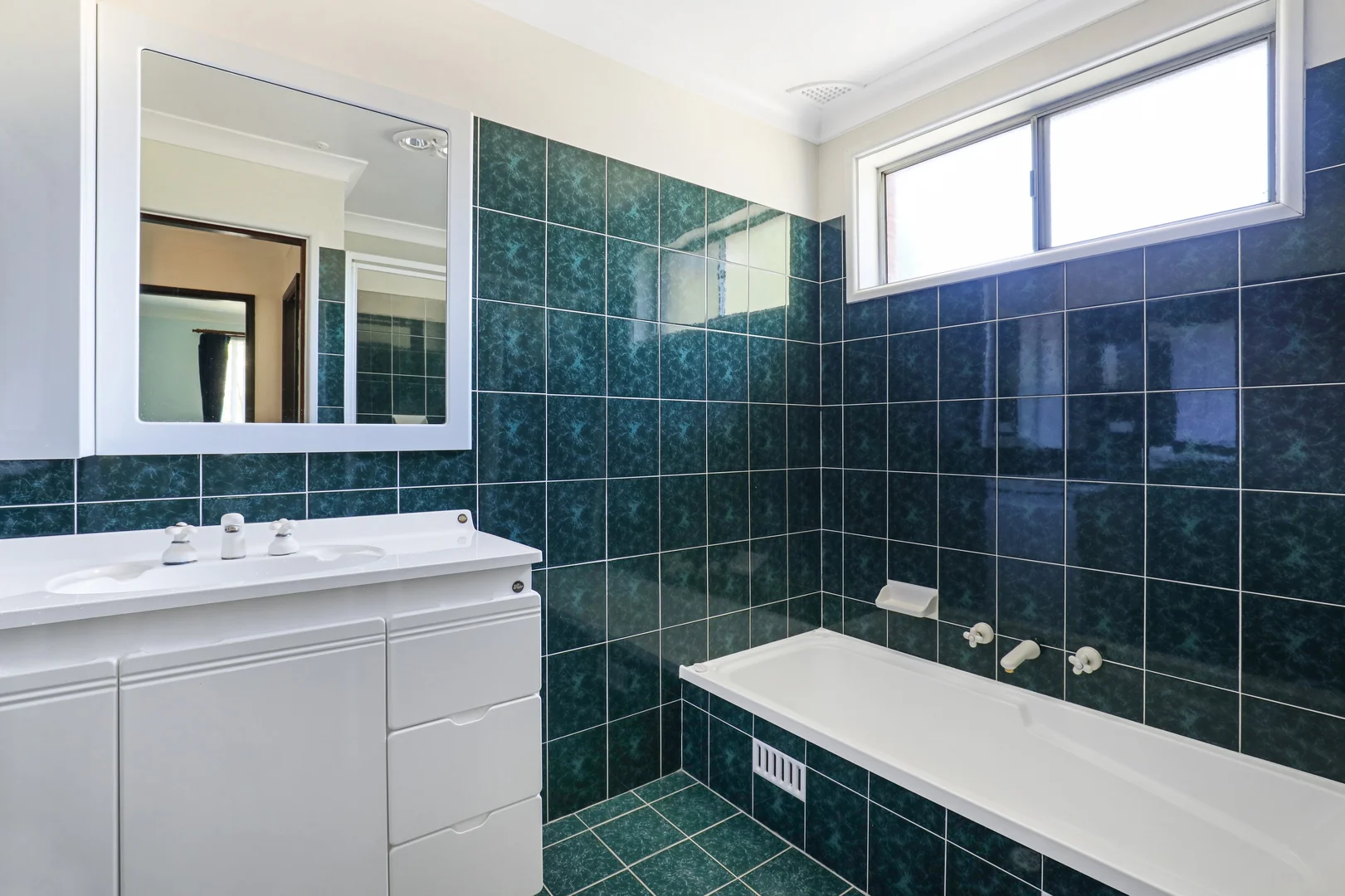 Additional image 7 of 44 Koloona Avenue, Figtree NSW 2525