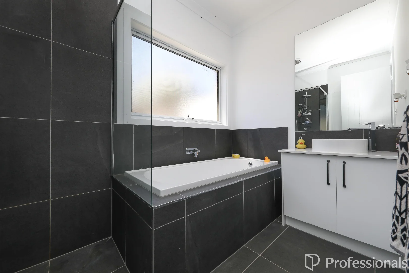 Additional image 7 of 4 Hazelmere Avenue, Eynesbury VIC 3338