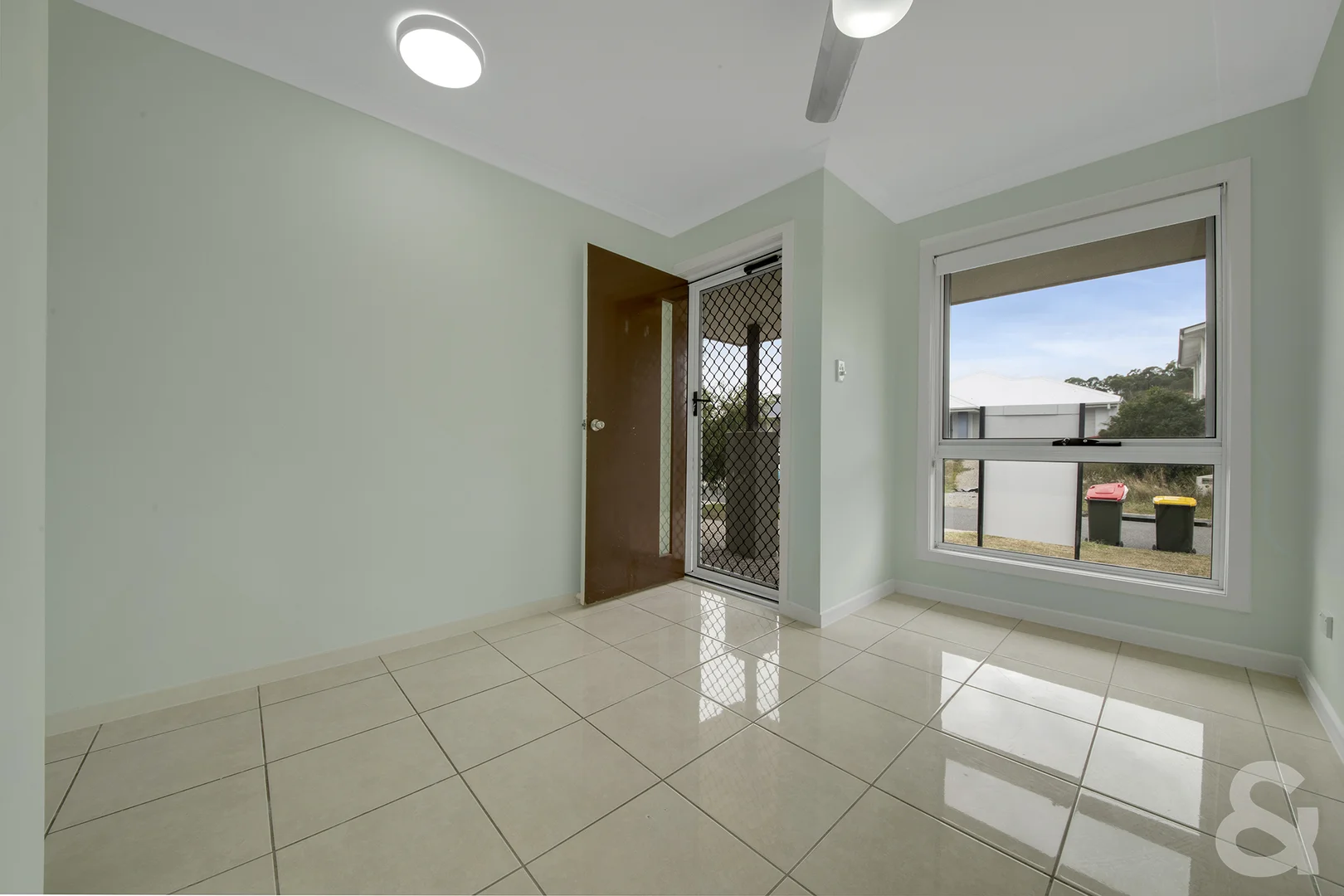 Additional image 3 of 8 Oystercatcher Road, Kirkwood QLD 4680