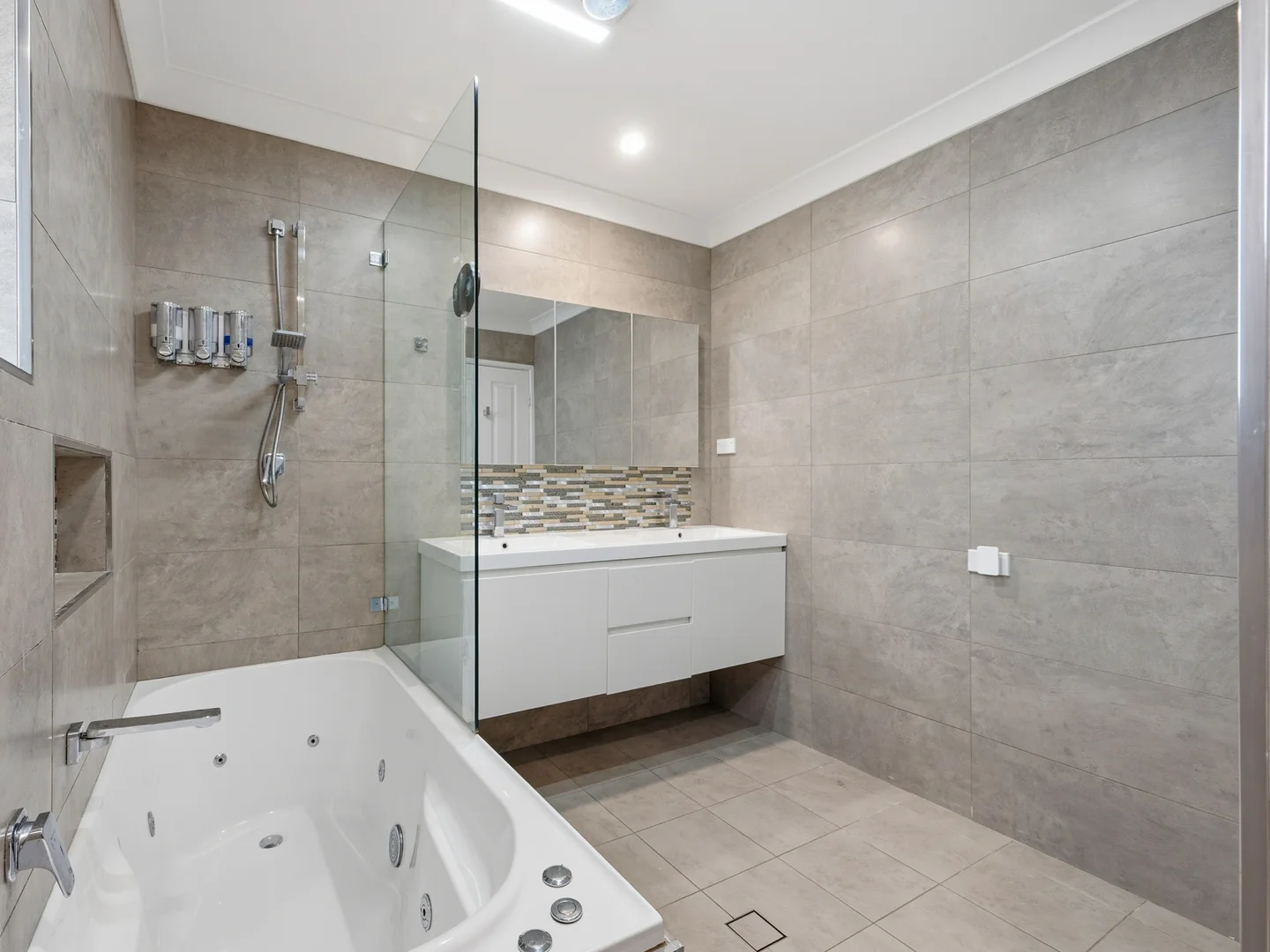 Additional image 9 of 20 Roger Crescent, Mount Riverview NSW 2774