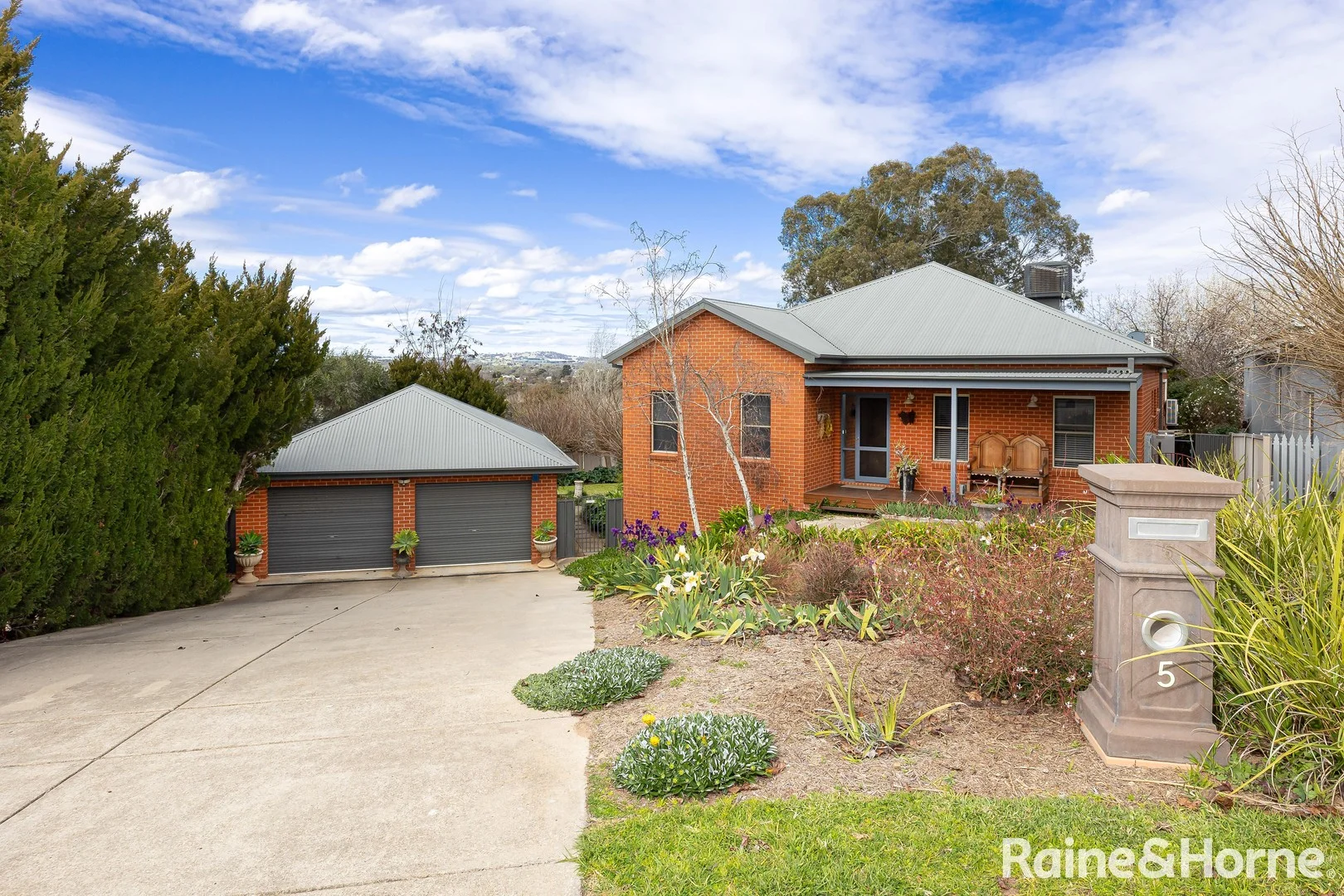 5 Jenolan Place, Tatton NSW 2650