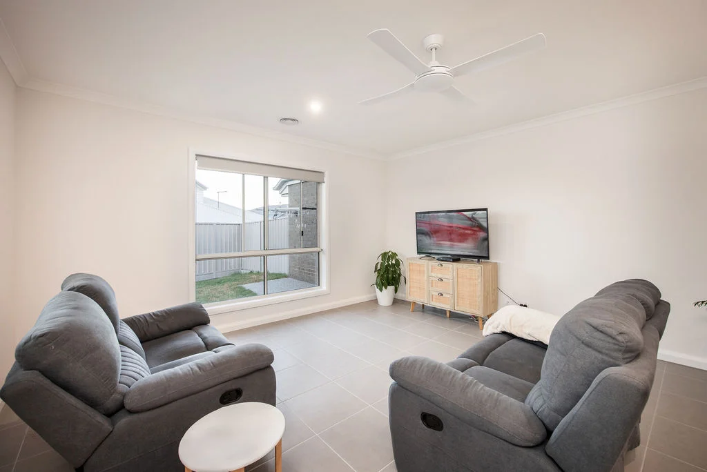 Additional image 19 of 1 & 2/74 Westacott Crescent, Baranduda VIC 3691