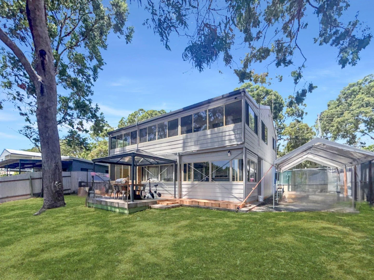 43 Blue Bay Cres, Macleay Island QLD 4184