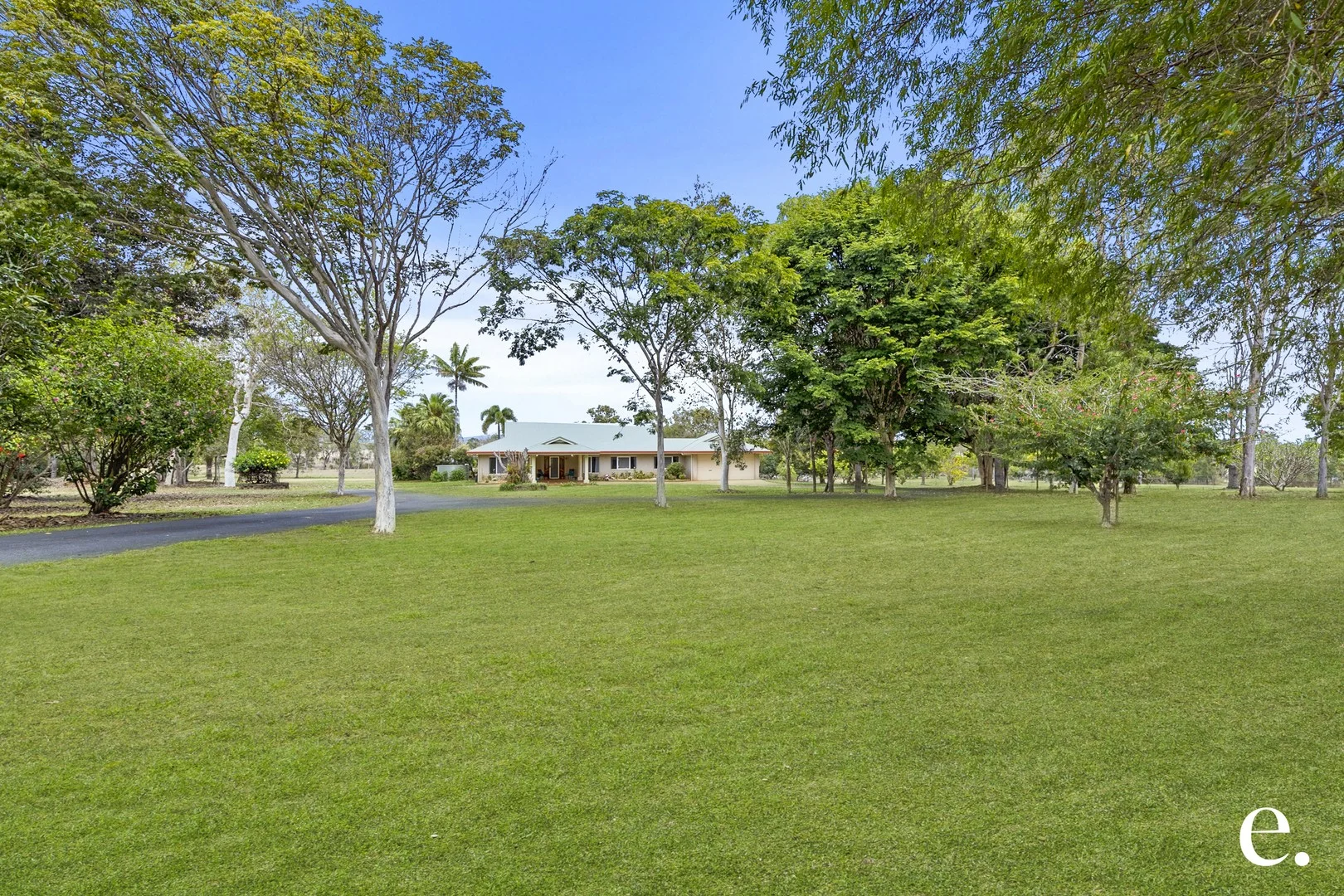 10 Emerald Heights Road, Mareeba QLD 4880