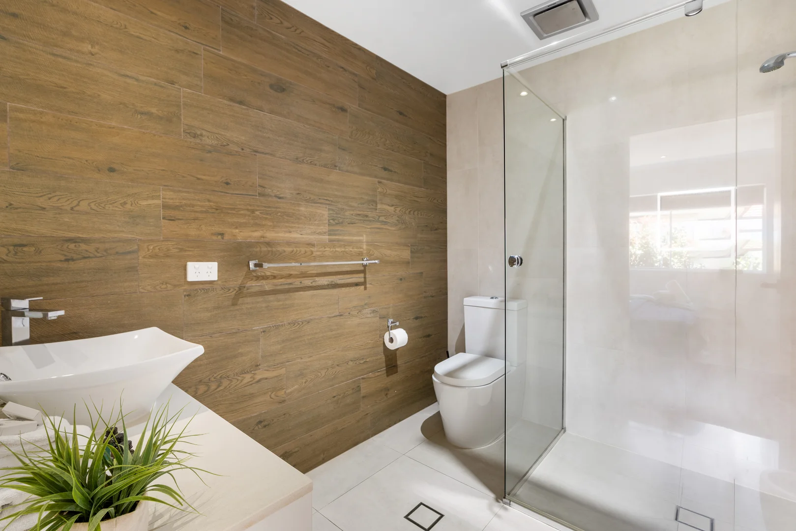 Additional image 23 of 14 Eady Avenue, Broadbeach Waters QLD 4218