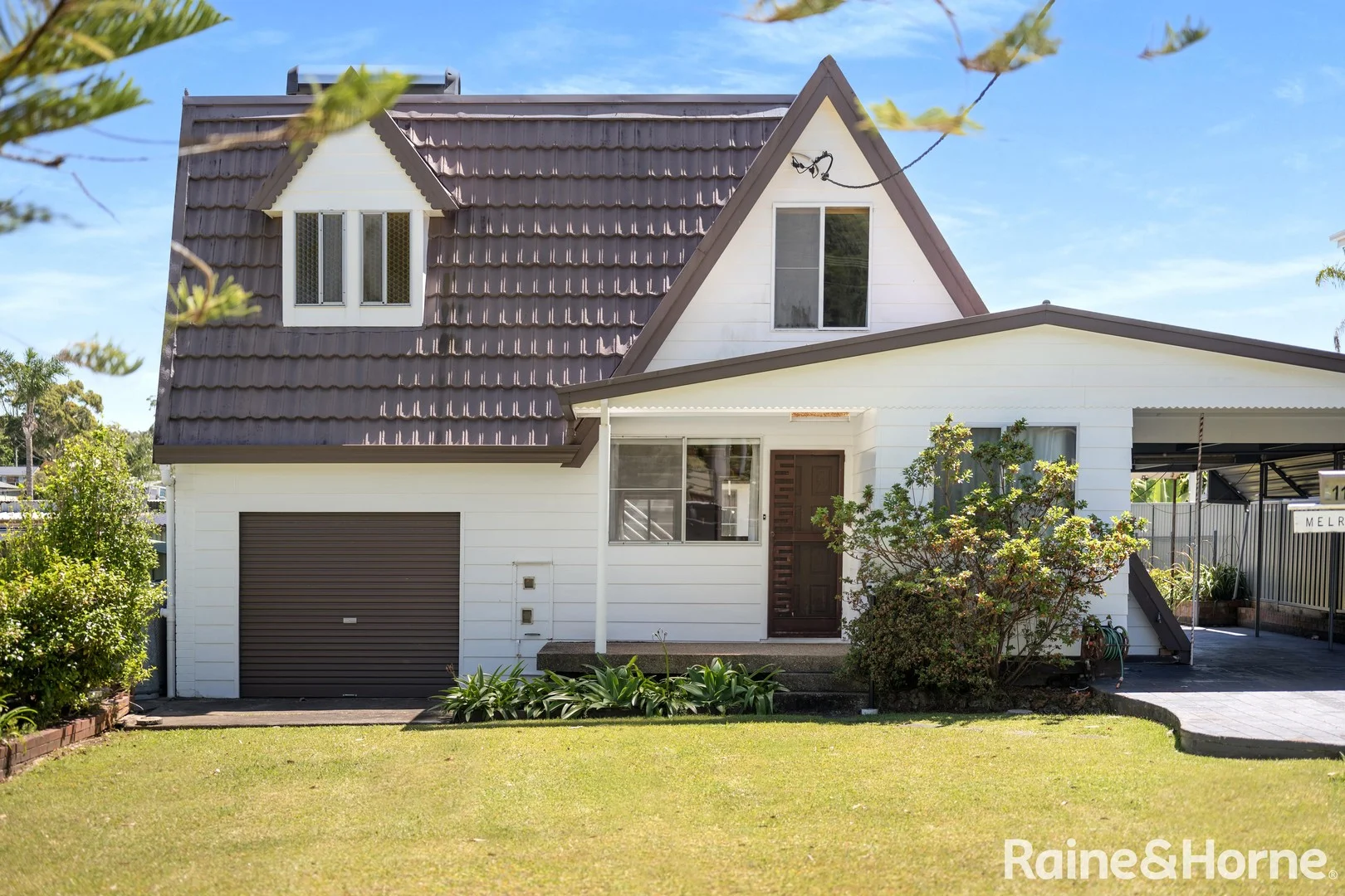 11 Lachlan Crescent, St Georges Basin NSW 2540