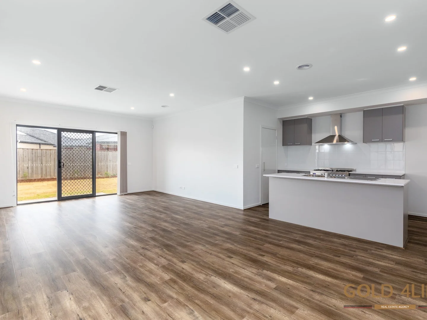 Additional image 2 of 39 Eaglemont Way, Werribee VIC 3030
