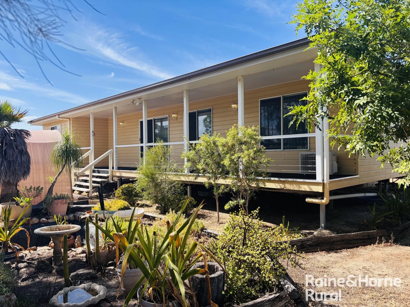 8 Bass Street, Yuleba QLD 4427