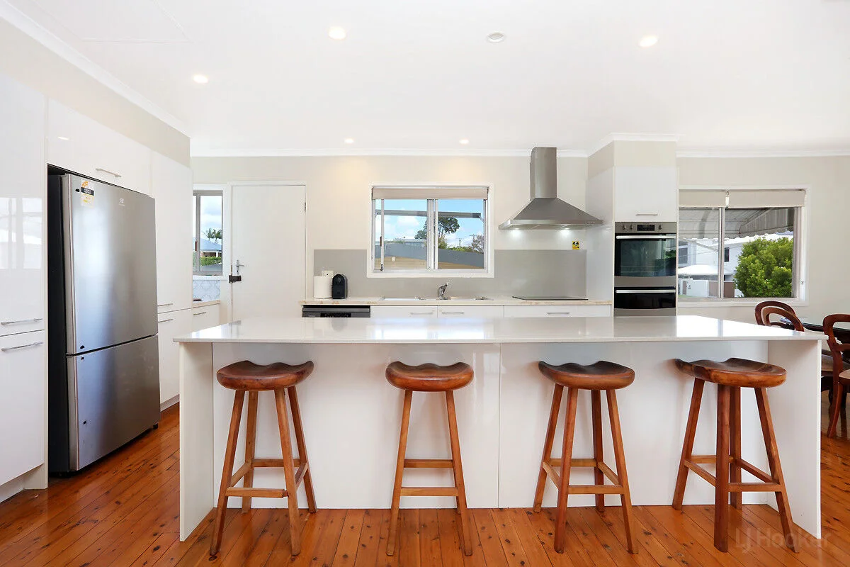 Additional image 3 of 8 Plover Avenue, Paradise Point QLD 4216