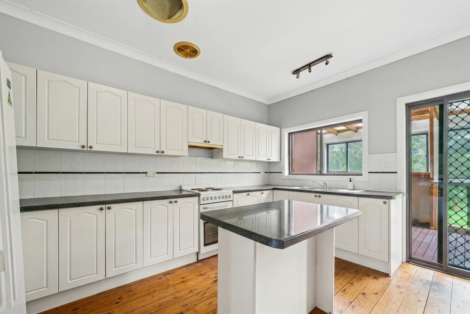 Additional image 4 of 38 Geoffrey Road, Chittaway Point NSW 2261