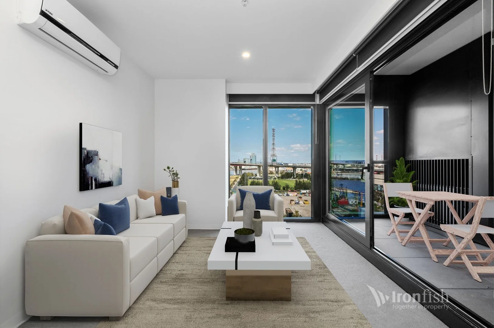 904/8 Pearl River Road, Docklands VIC 3008