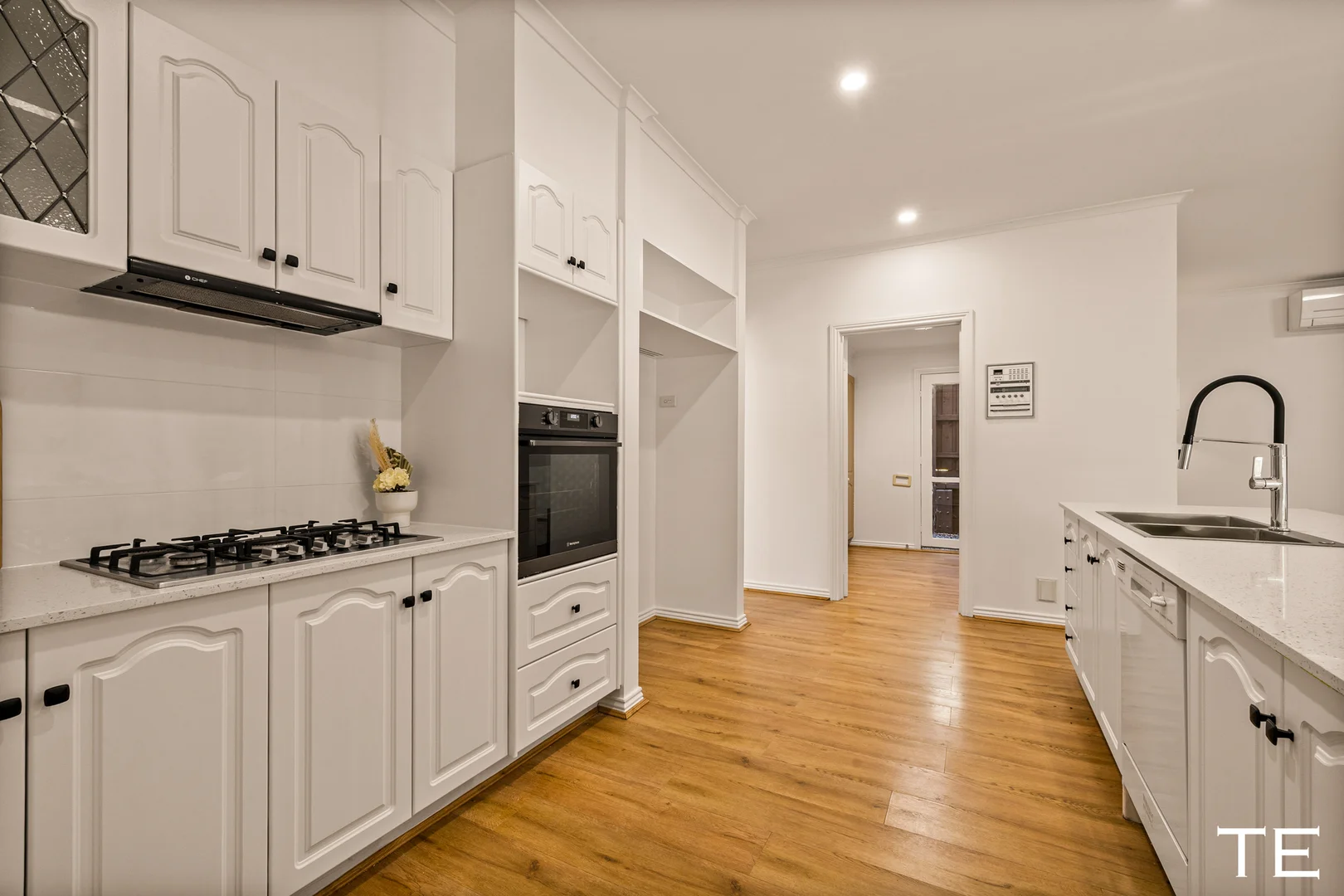 Additional image 9 of 11 Stevens Close, Kew VIC 3101