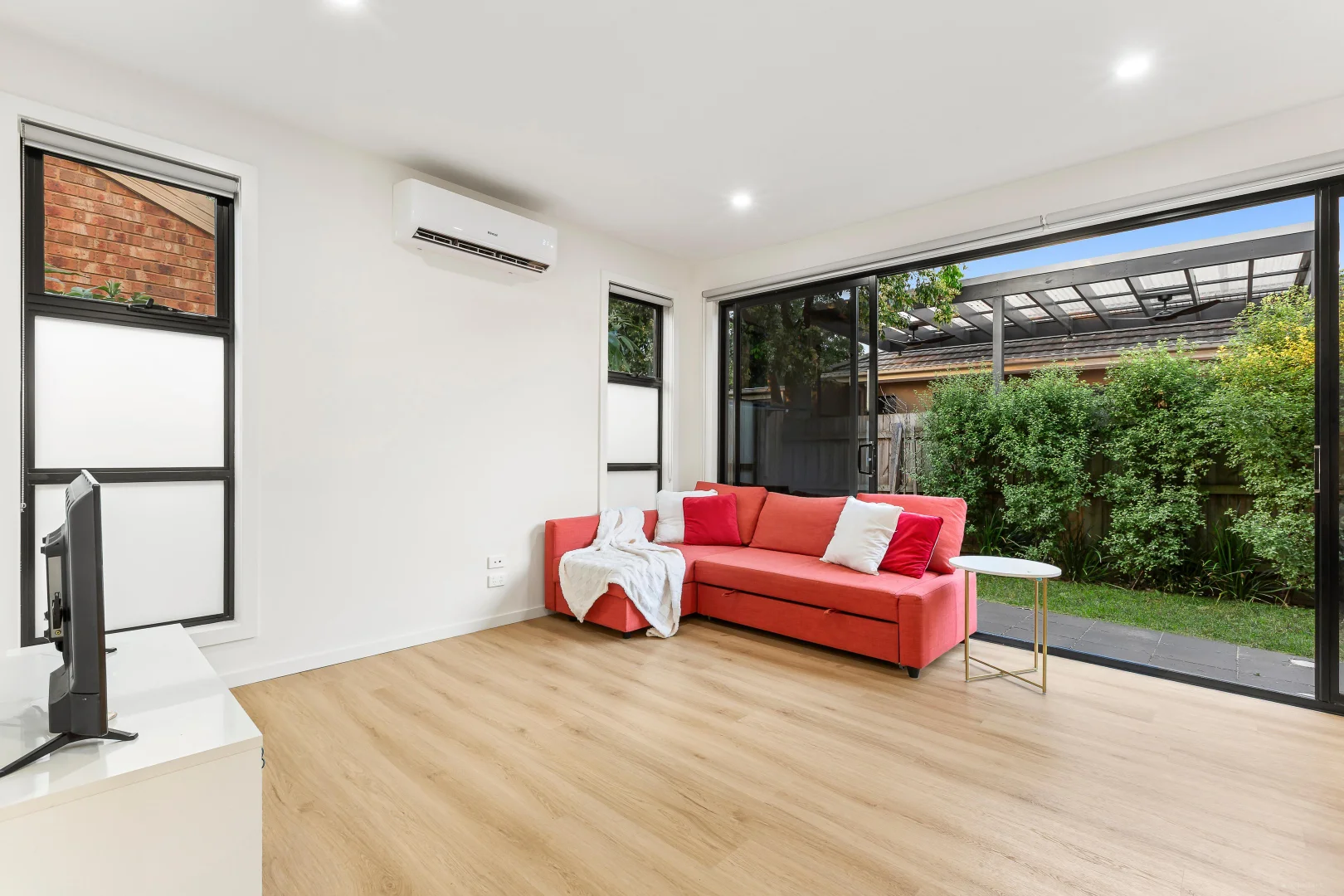 Additional image 4 of 2/4 Arnold Avenue, Heidelberg Heights VIC 3081