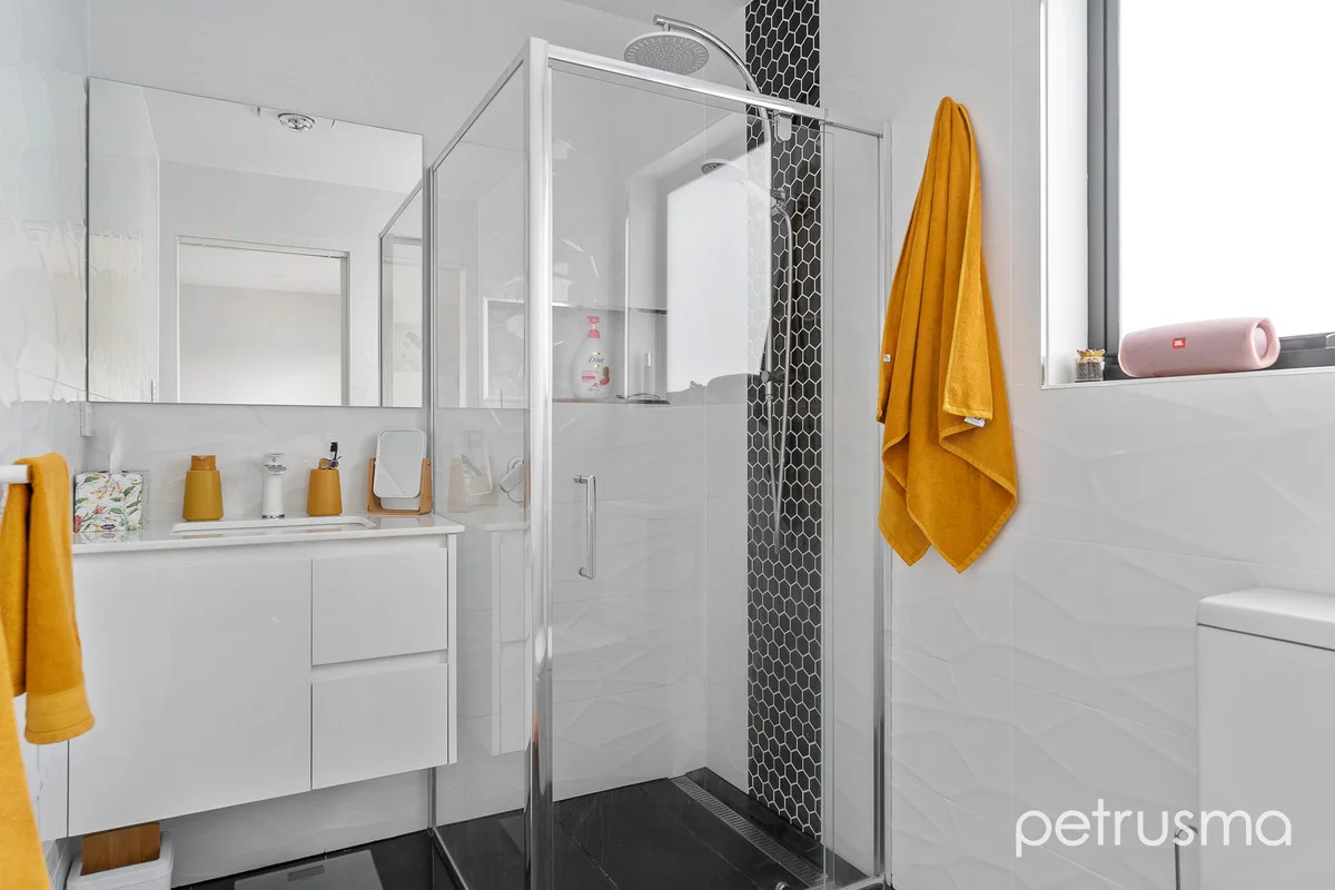 Additional image 8 of 2/9 Chaucer Road, Lenah Valley TAS 7008