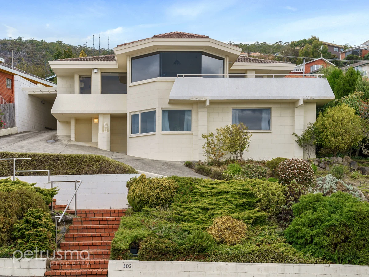 302 Churchill Avenue, Sandy Bay TAS 7005