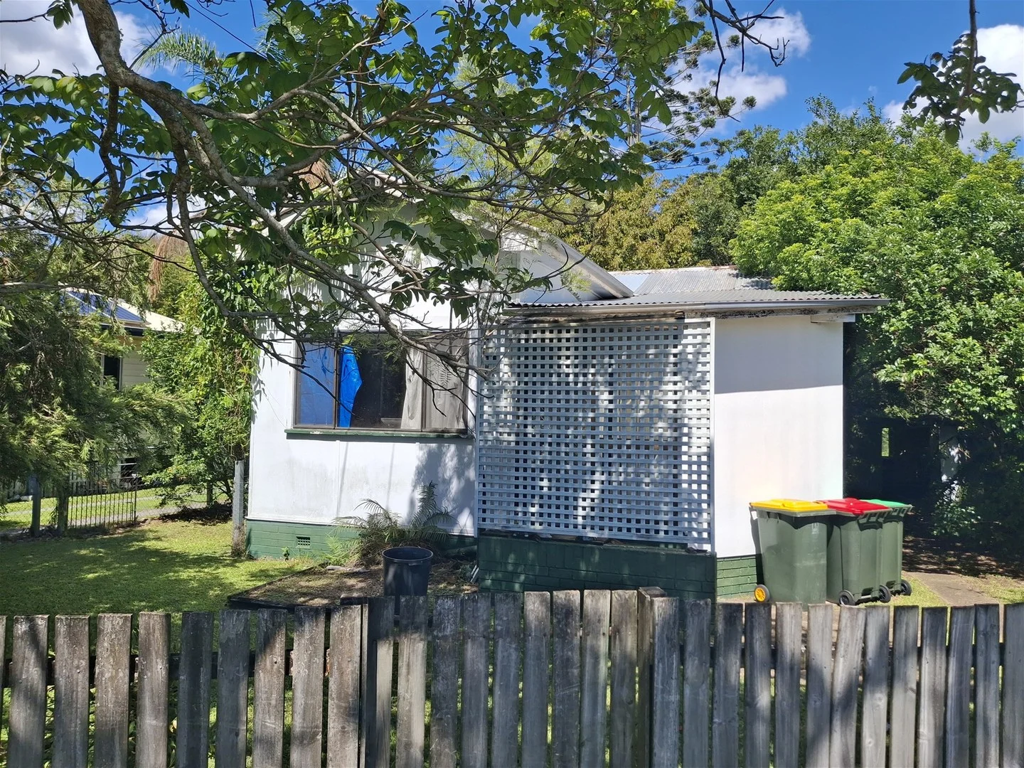 233 Whites Road, Lota QLD 4179