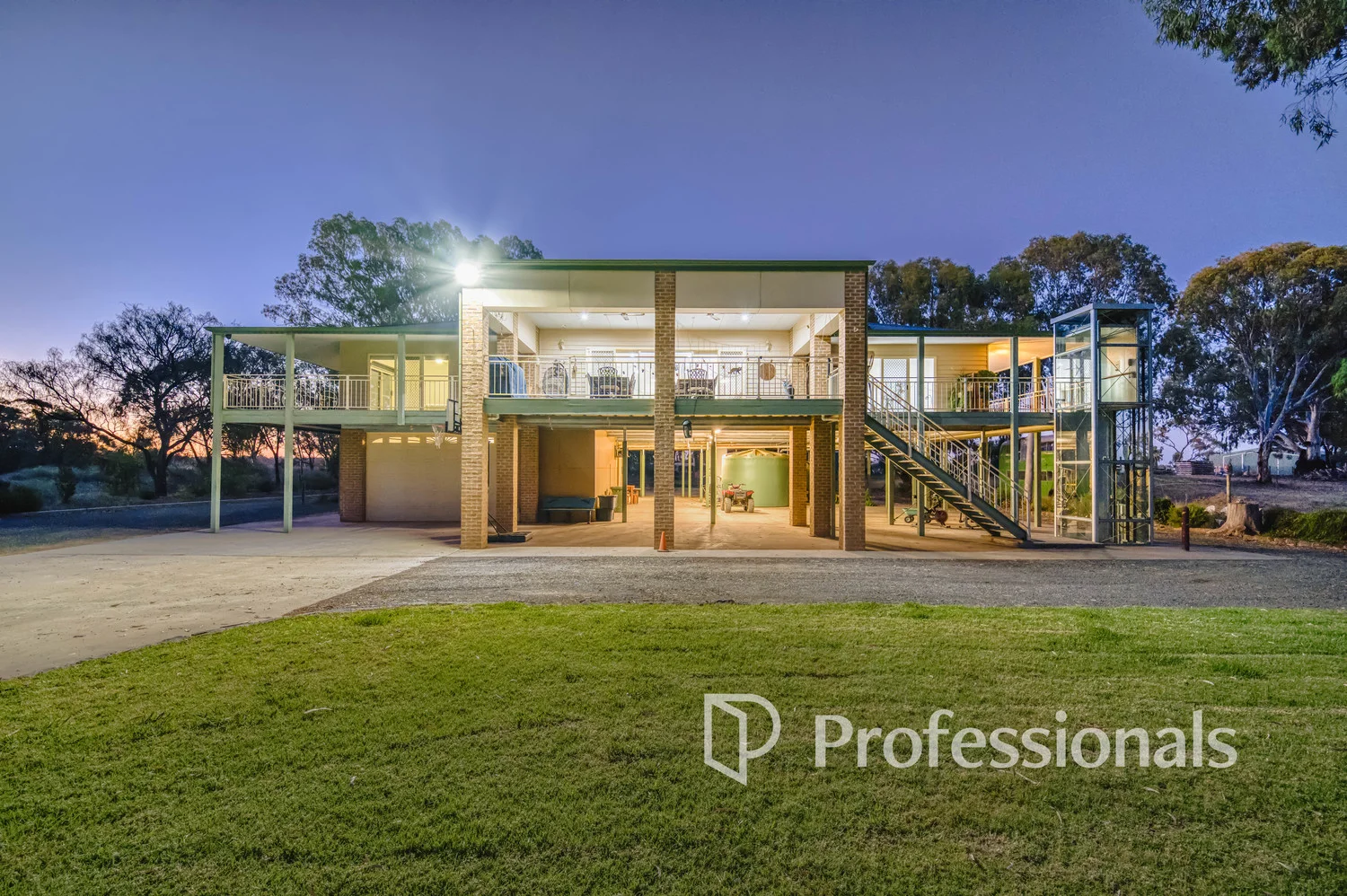 127 Murray Road, Curlwaa NSW 2648