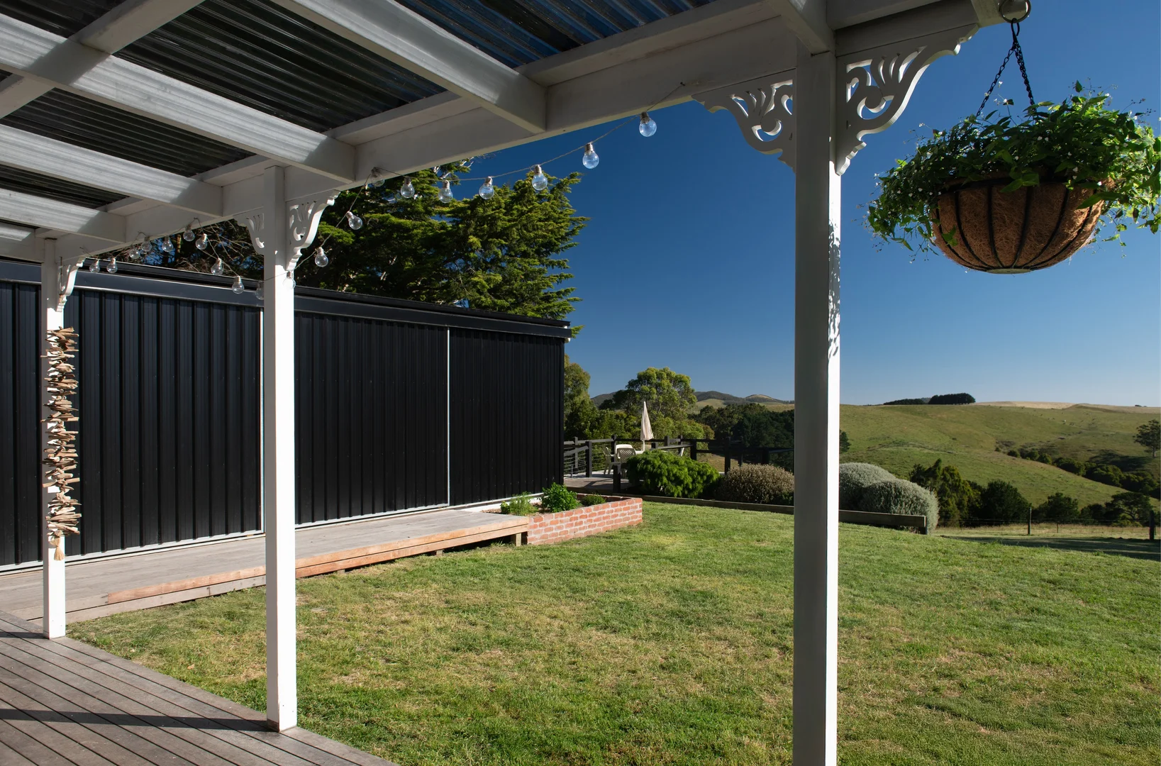 Additional image 5 of Foster VIC 3960