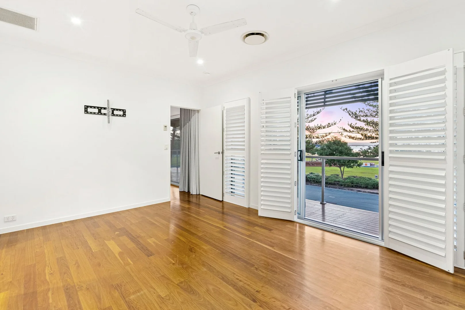 Additional image 19 of 13 Reef Point Esplanade, Scarborough QLD 4020