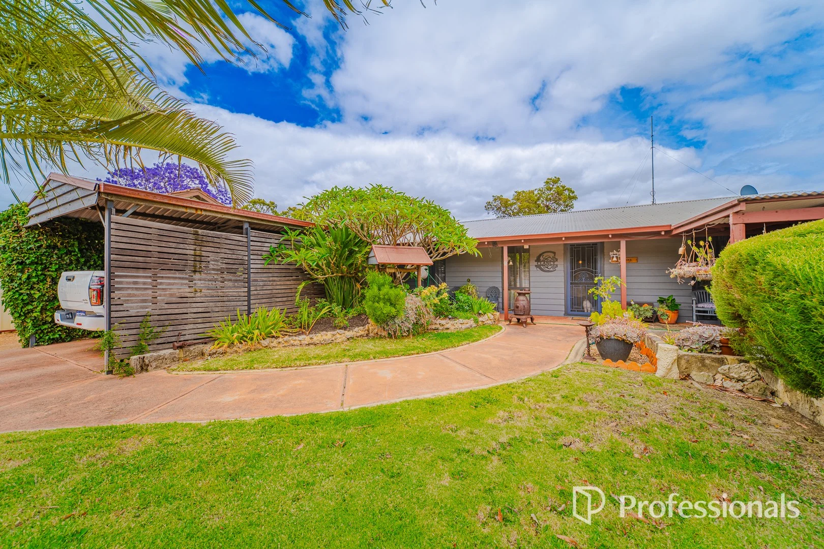 135 South Western Highway, Waroona WA 6215