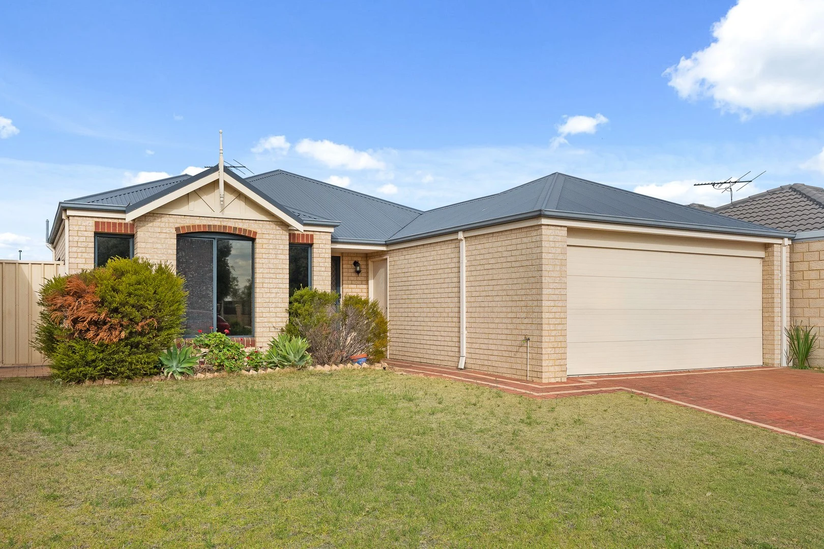 8 Tangier Parkway, Port Kennedy WA 6172