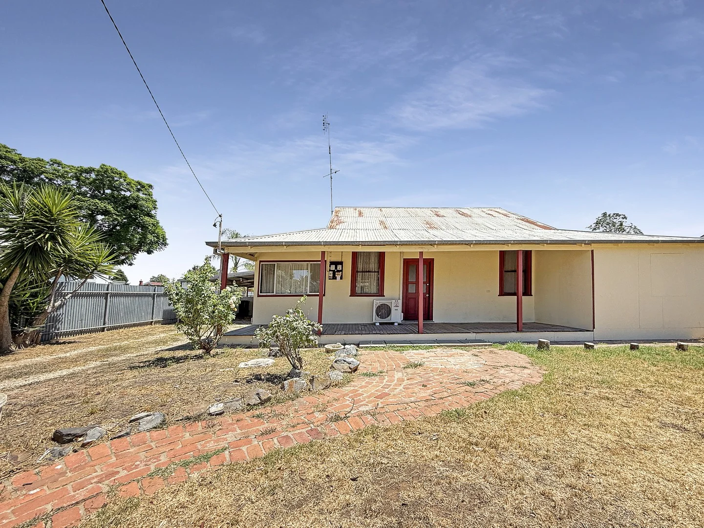 79 MURRAY STREET, Finley NSW 2713