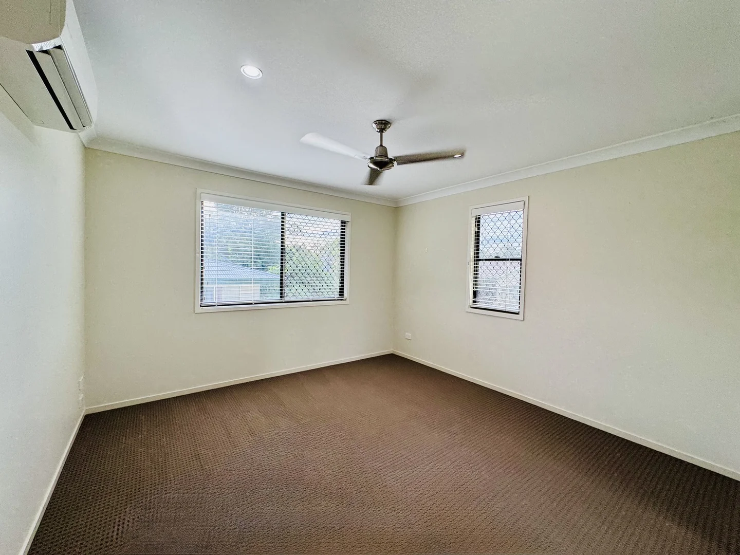 Additional image 11 of 2/18 BURKE Drive, Moranbah QLD 4744
