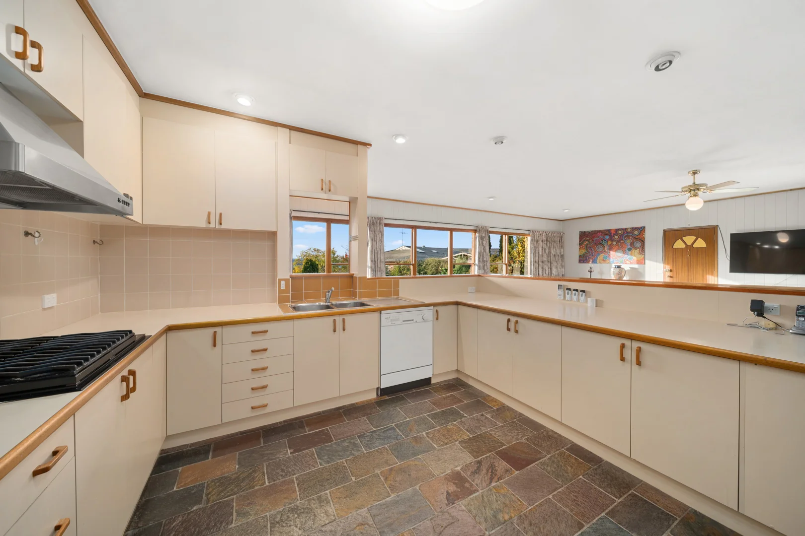 Additional image 16 of 19 Pine Place, Karabar NSW 2620