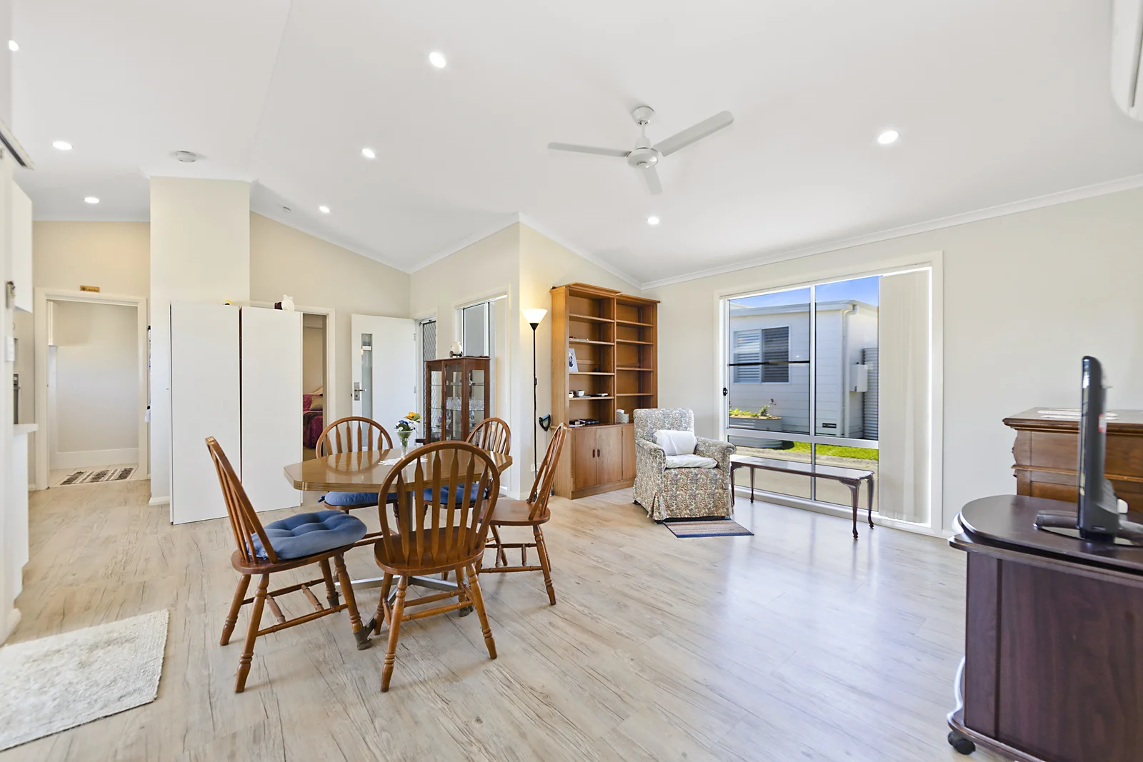 Additional image 3 of 21A/4 Gimberts Road, Morisset NSW 2264