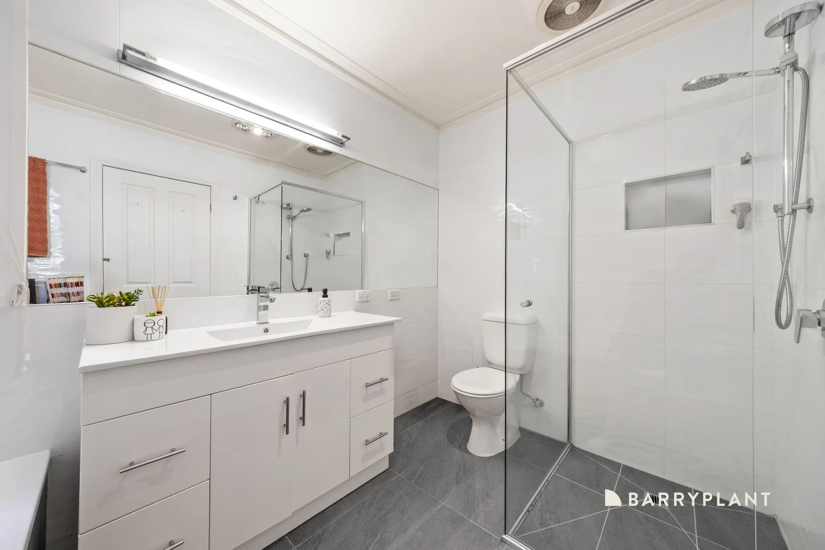 Additional image 16 of 11a Lascelles Avenue, Viewbank VIC 3084