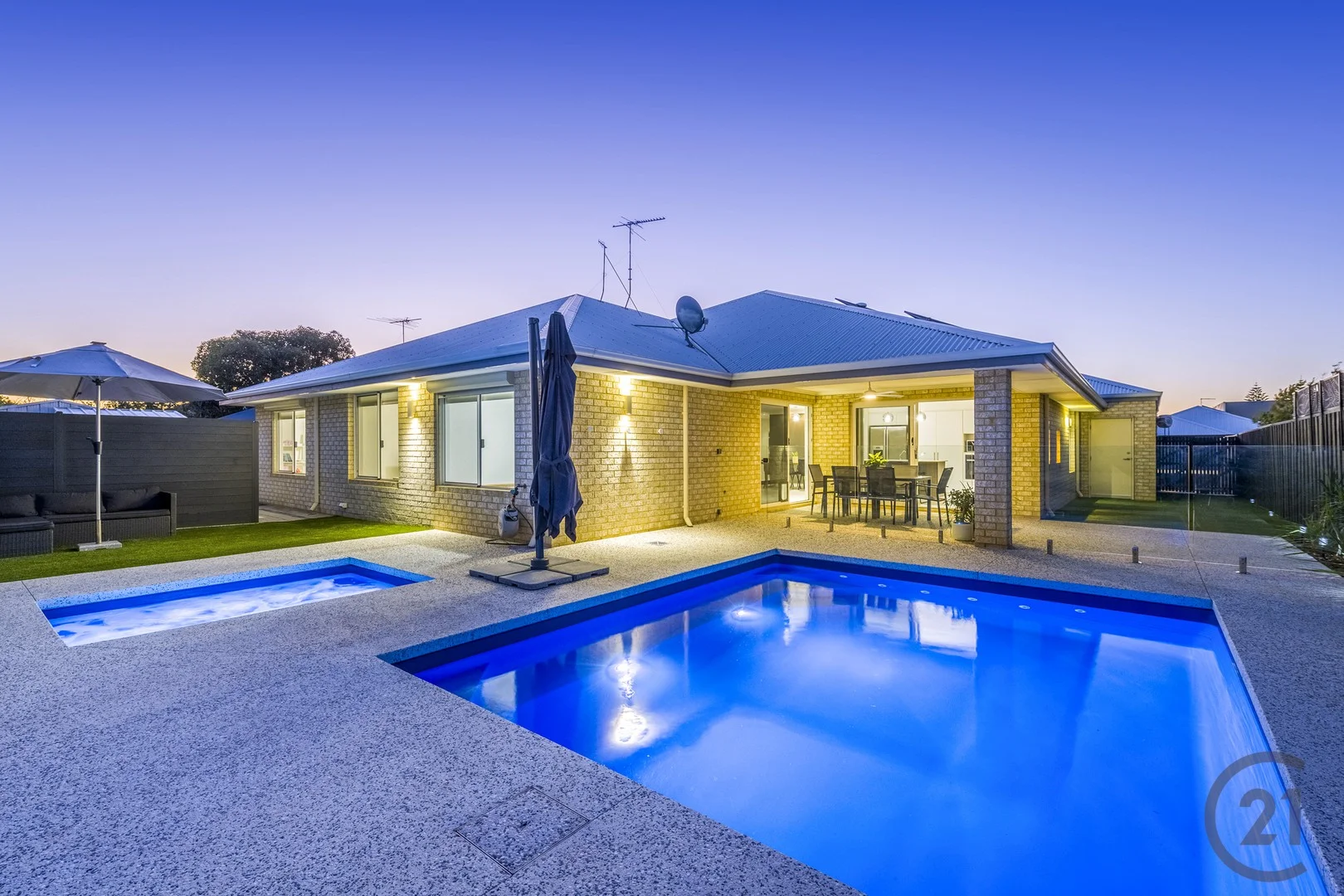 247 Peelwood Parade, Halls Head WA 6210