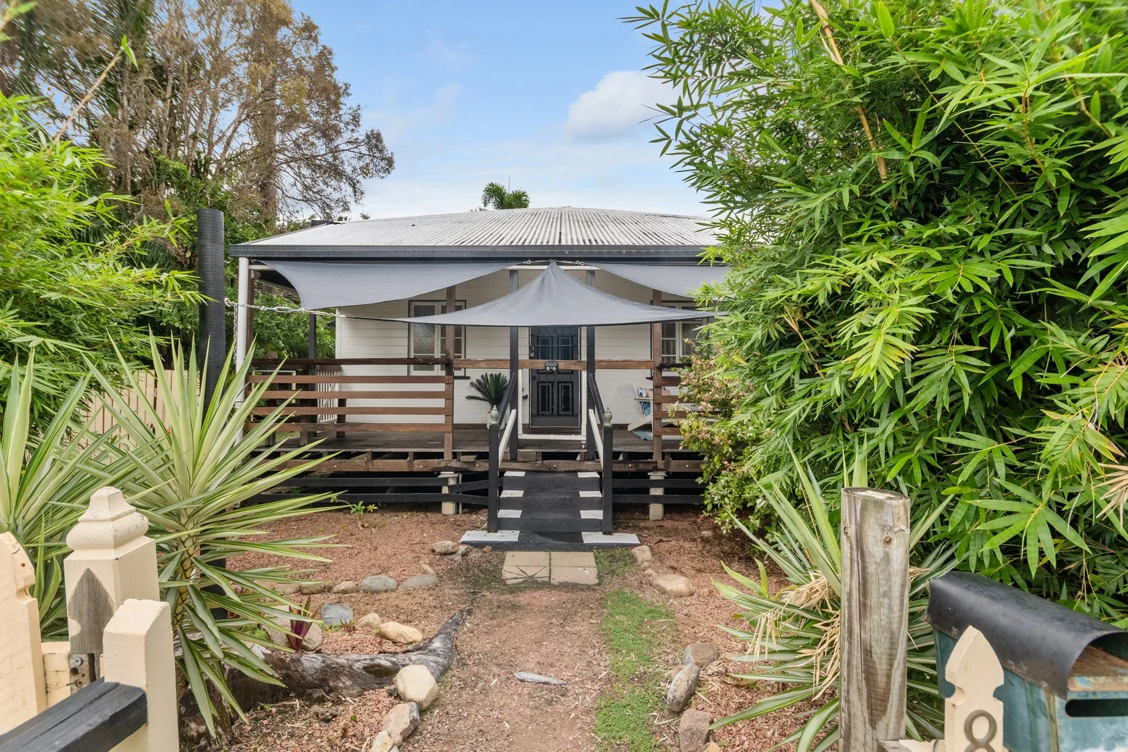 8 Sixth Avenue, South Townsville QLD 4810