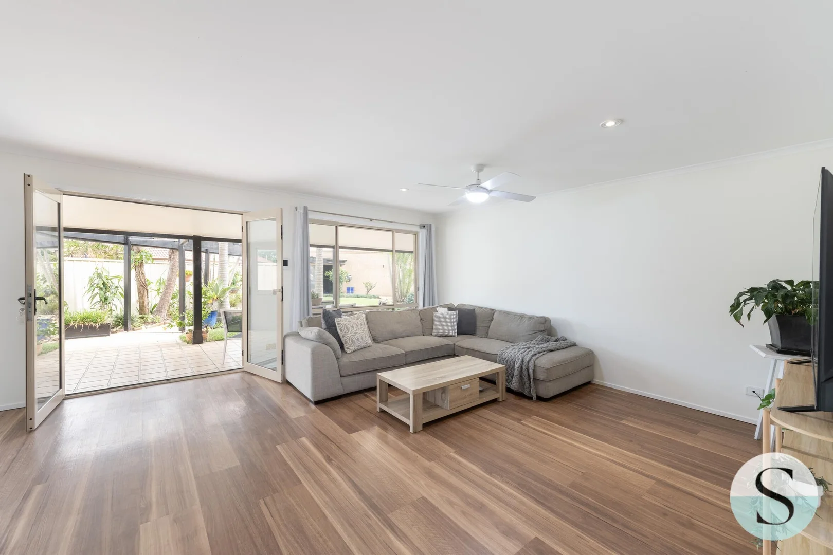 Additional image 33 of 10 Driftwood Close, Caves Beach NSW 2281