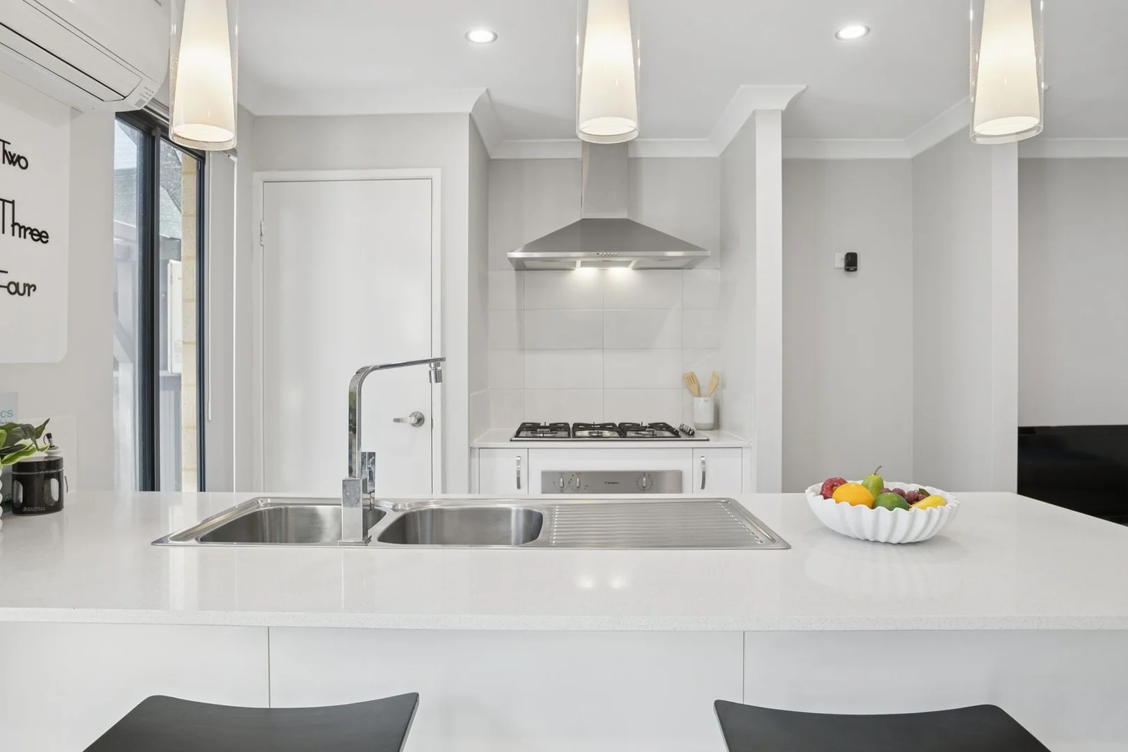 Additional image 10 of 327 Grandis Boulevard, Banksia Grove WA 6031