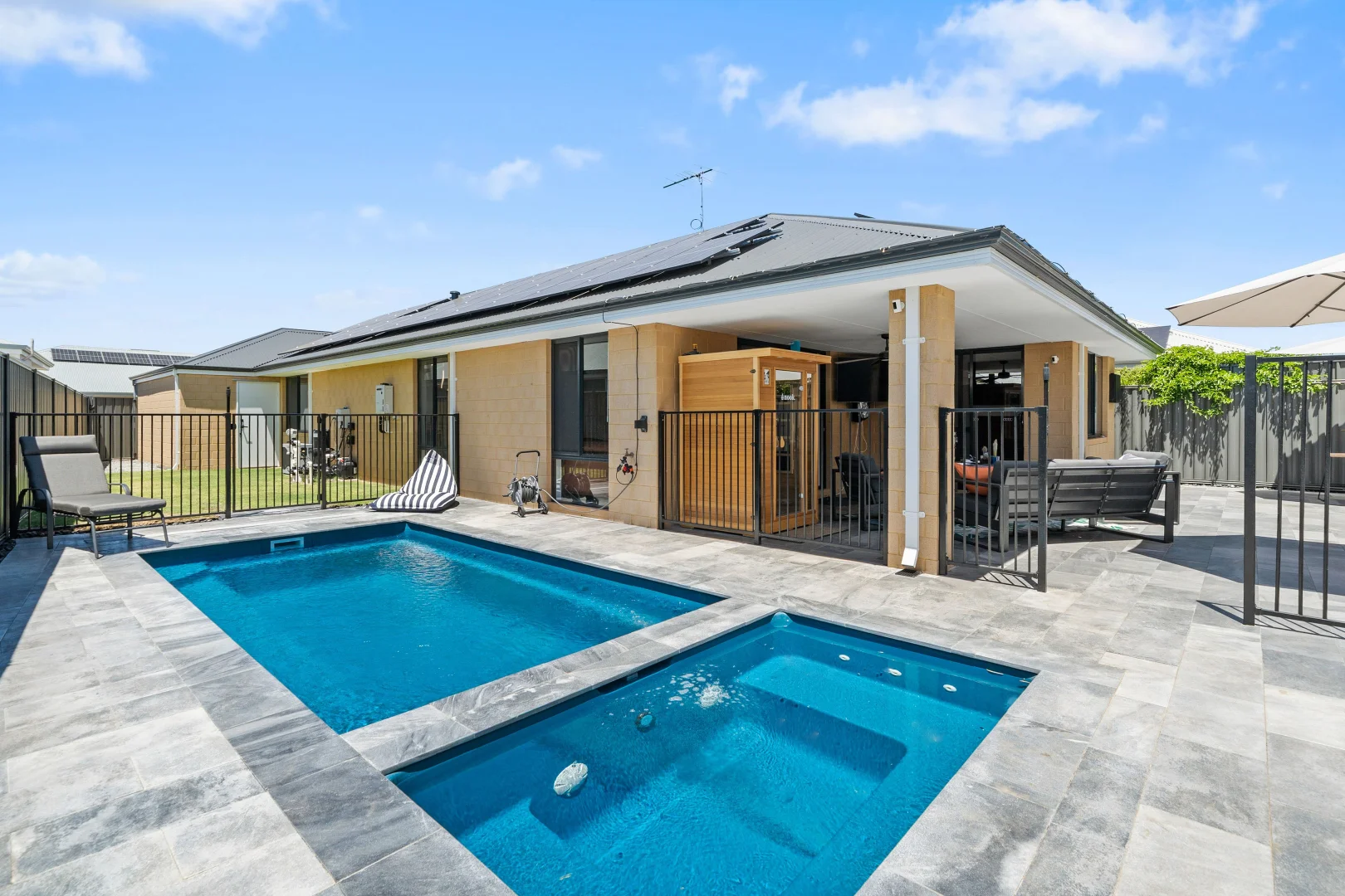 27 Sarasota Loop, Madora Bay WA 6210