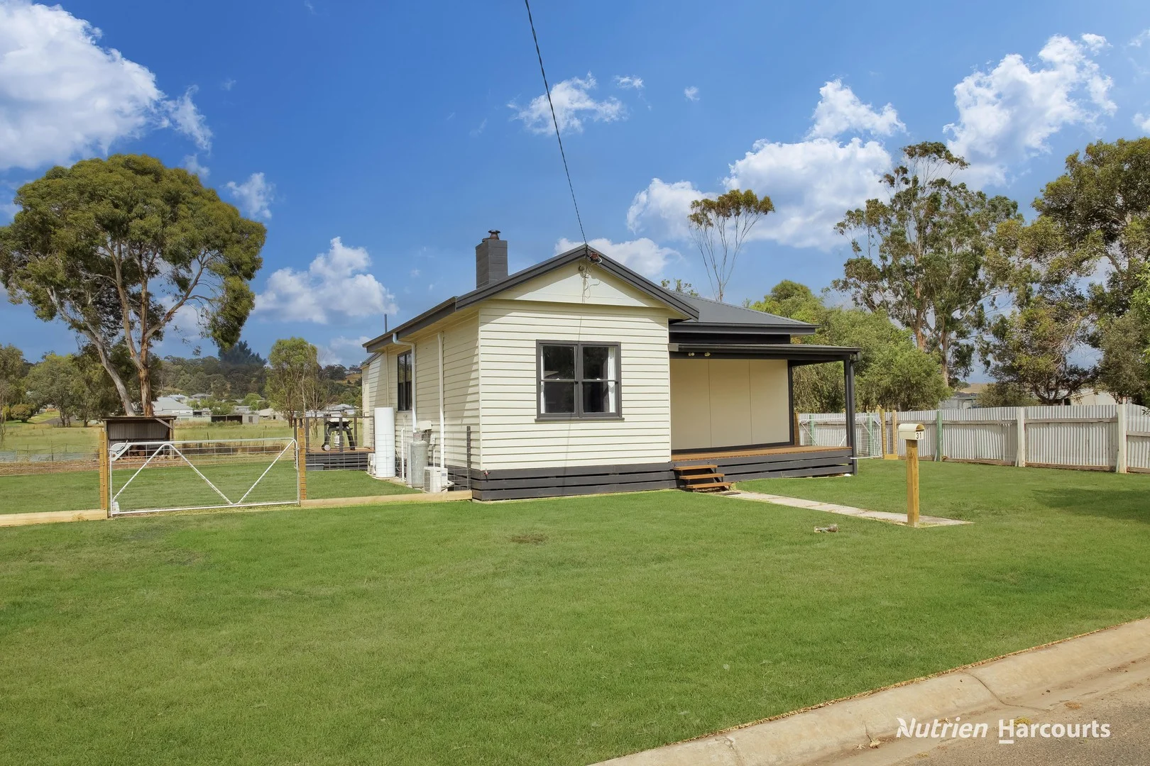 31 McKinlay Street, Casterton VIC 3311