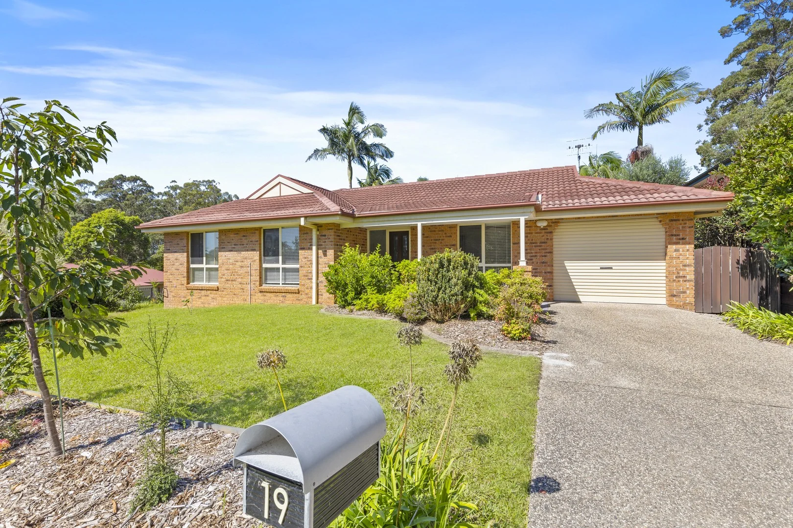 19 Wentworth Avenue, Sunshine Bay NSW 2536