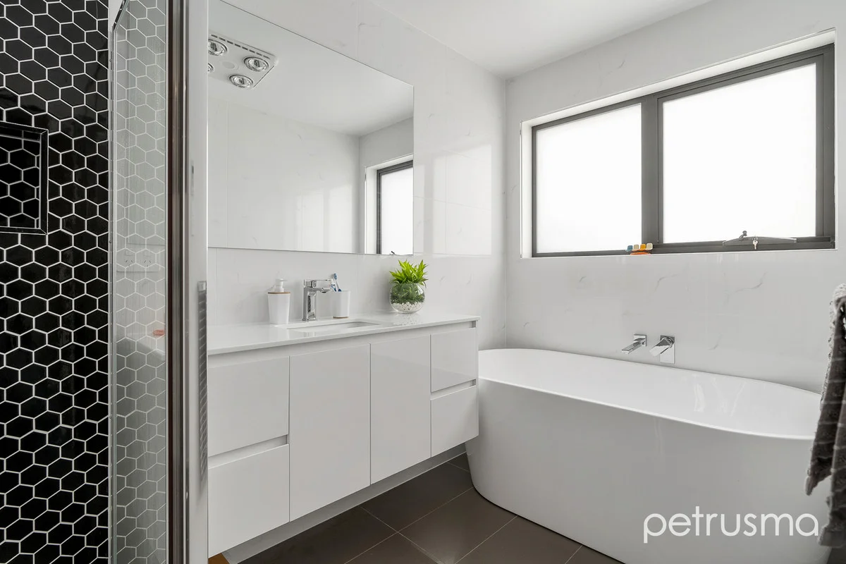 Additional image 12 of 2/9 Chaucer Road, Lenah Valley TAS 7008