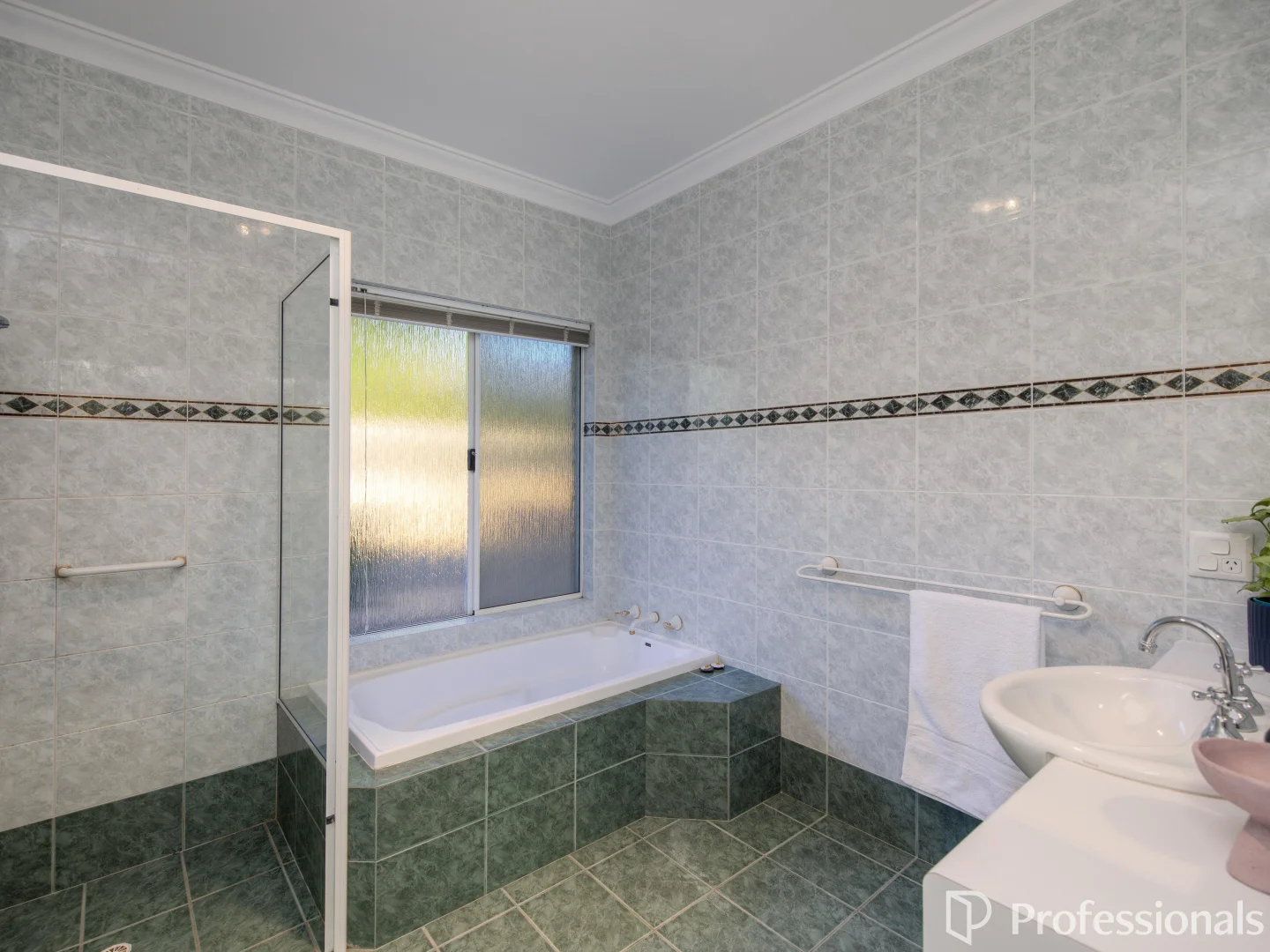 Additional image 26 of 39 George Road, Lesmurdie WA 6076