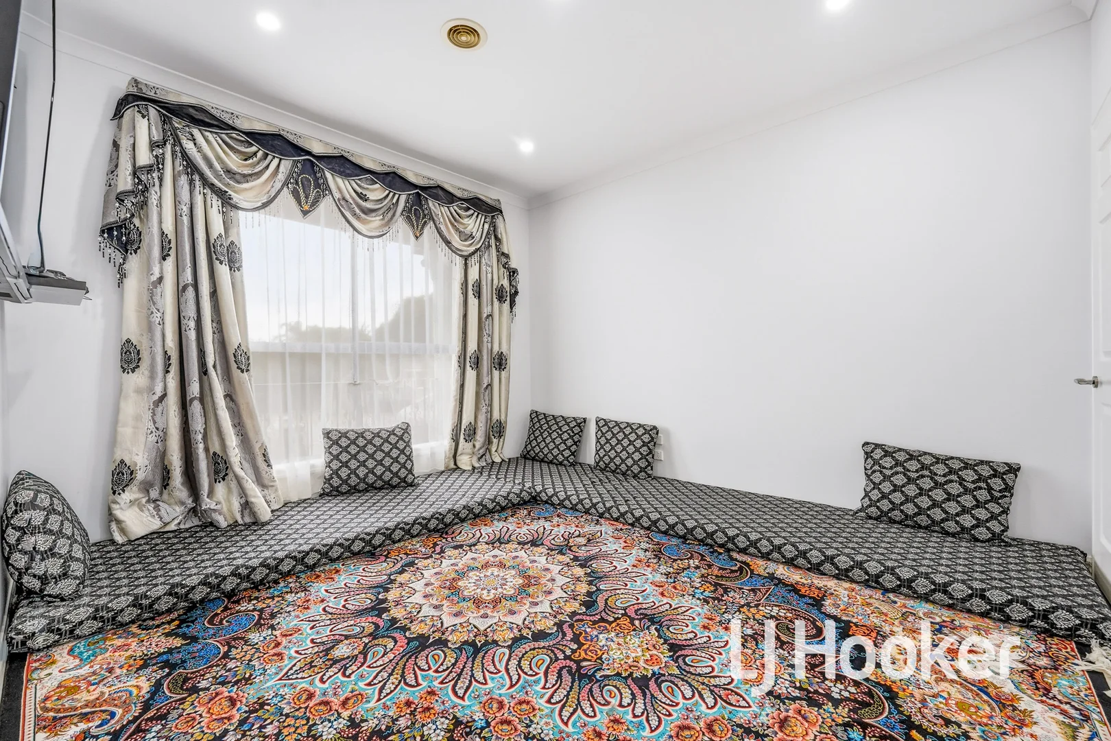 Additional image 12 of 32 Yorkshire Drive, Cranbourne North VIC 3977