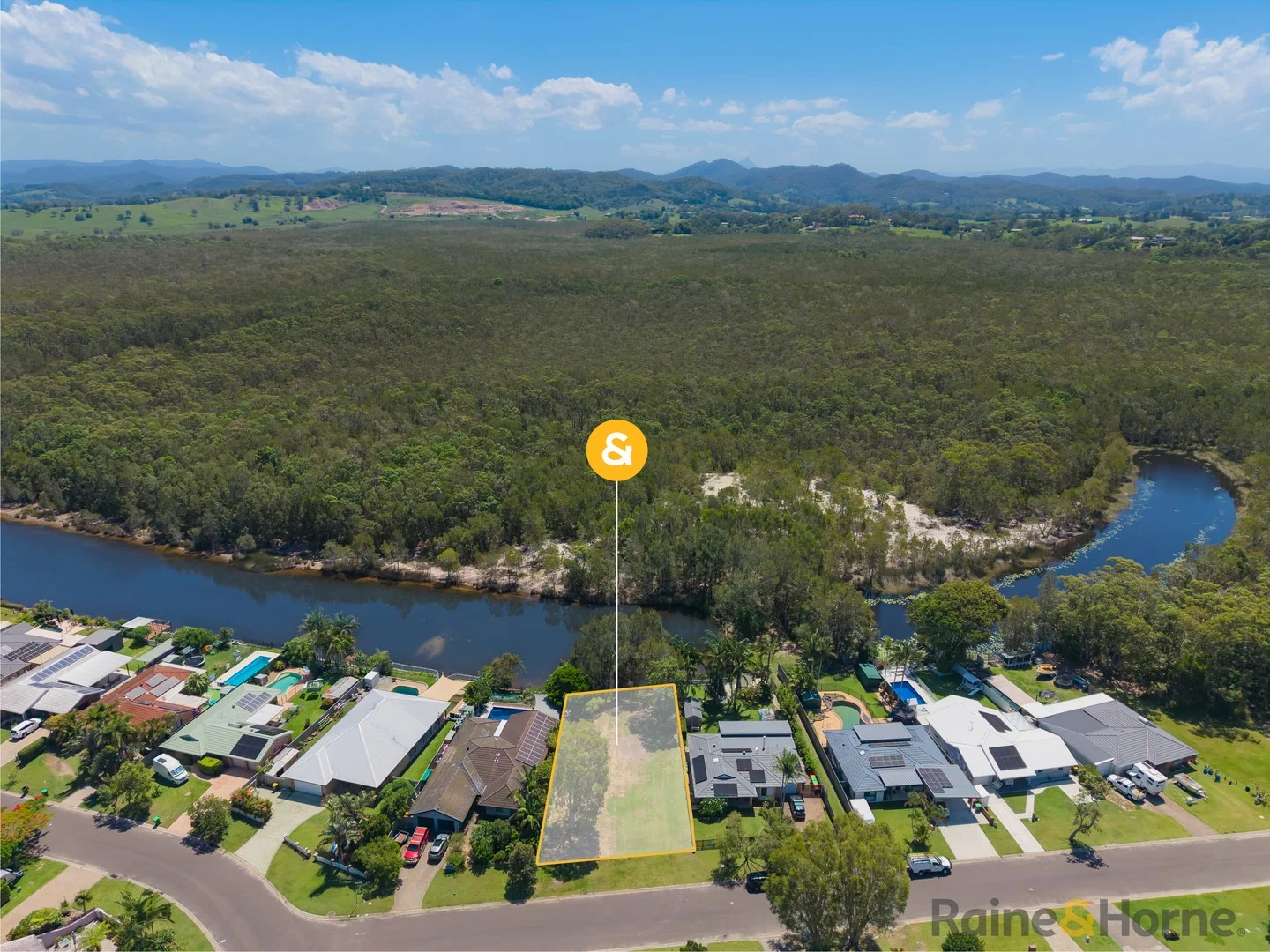 4 Caroline Street, Pottsville NSW 2489